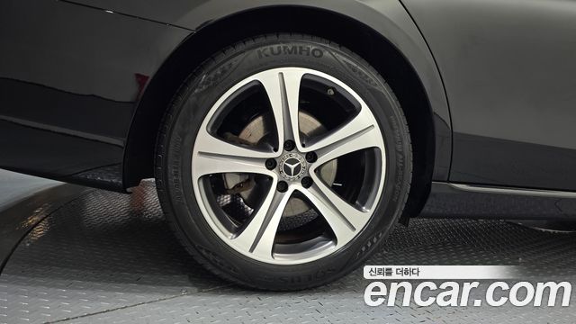 Mercedes-Benz E-Class (W213) E300 Avantgarde 2019 — фото 5