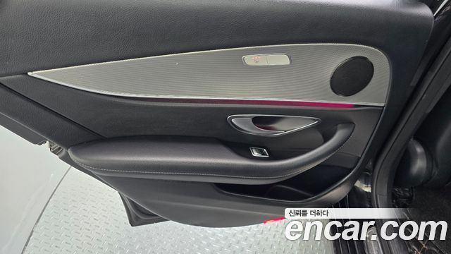 Mercedes-Benz E-Class (W213) E300 Avantgarde 2019 — фото 25