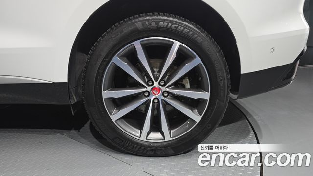 Jaguar F-PACE D200 SE 2021 — фото 21
