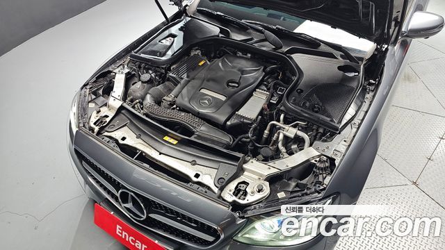 Mercedes-Benz E-Class (W213) E300 AMG Line 2019 — фото 6