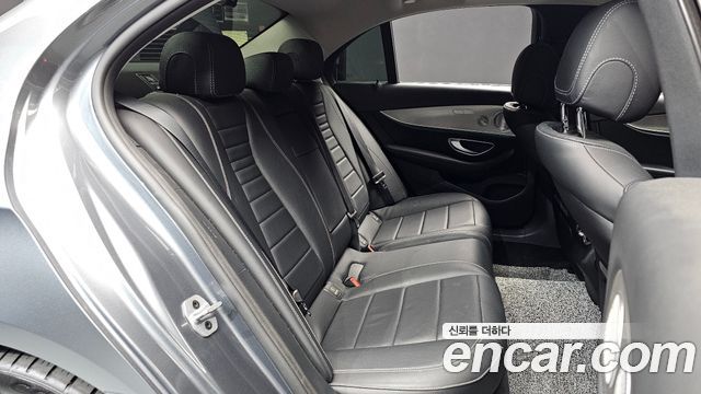 Mercedes-Benz E-Class (W213) E300 AMG Line 2019 — фото 11
