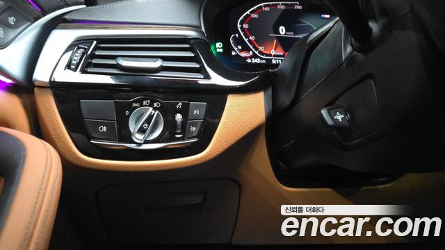 BMW 5 Series (G30) 520i M Sport 2021 — фото 27