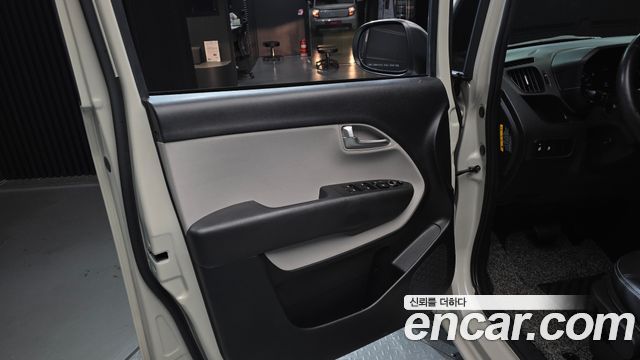 Kia Ray EV Van 2-Seater AIr 2024 — фото 24