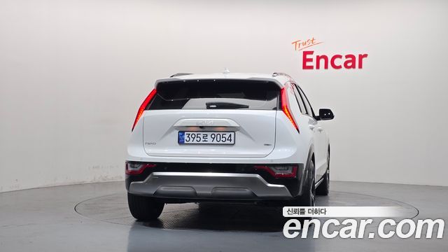 Kia Niro Signature 2022 — фото 4