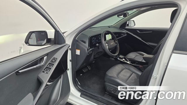 Kia Niro Signature 2022 — фото 10