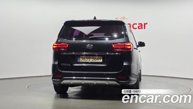 Kia Carnival 9-Seater Noblesse 2019 — фото 4