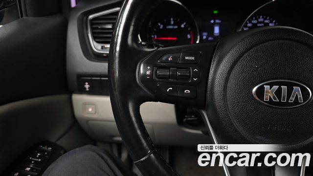 Kia Carnival 9-Seater Noblesse 2019 — фото 17