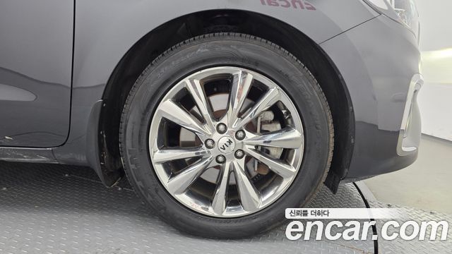 Kia Carnival 9-Seater Noblesse 2019 — фото 21