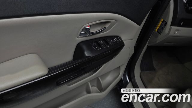 Kia Carnival 9-Seater Noblesse 2019 — фото 30