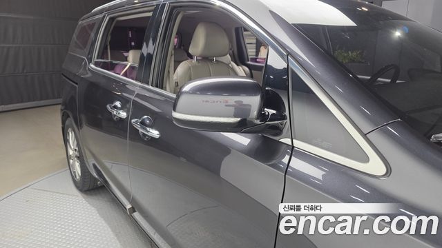 Kia Carnival 9-Seater Noblesse 2019 — фото 31