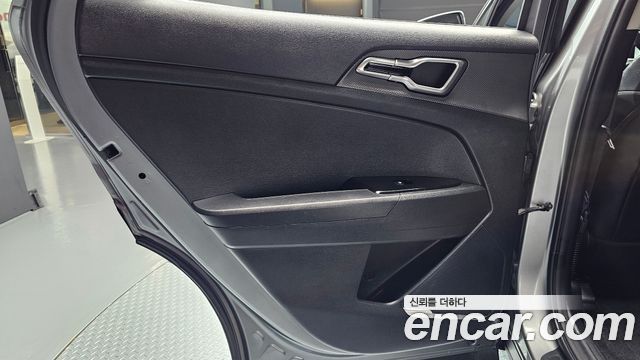 Kia Sportage (V) Diesel 2.0 2WD Trendy 2023 — фото 25