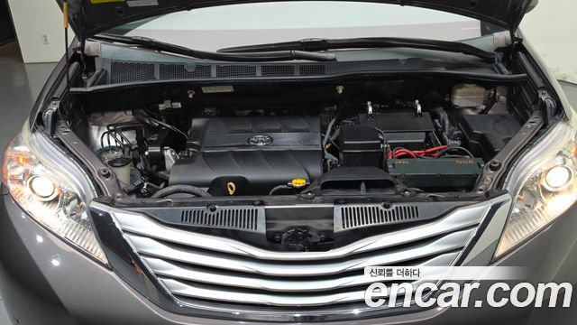 Toyota Sienna 3.5 AWD 2014 — фото 6