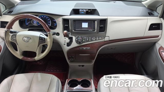 Toyota Sienna 3.5 AWD 2014 — фото 7