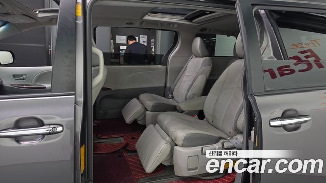 Toyota Sienna 3.5 AWD 2014 — фото 12