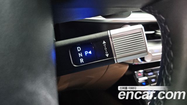 Hyundai Grandeur (GN7) 2,5 Gasoline 2WD Premium 2023 — фото 9