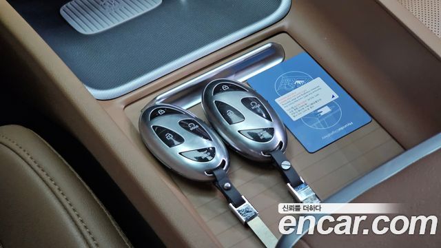 Hyundai Grandeur (GN7) 2,5 Gasoline 2WD Premium 2023 — фото 15