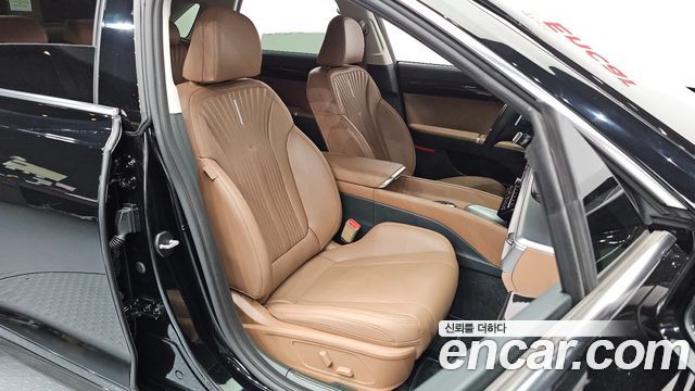 Hyundai Grandeur (GN7) 2,5 Gasoline 2WD Premium 2023 — фото 26