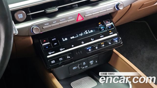 Hyundai Grandeur (GN7) 2,5 Gasoline 2WD Premium 2023 — фото 31
