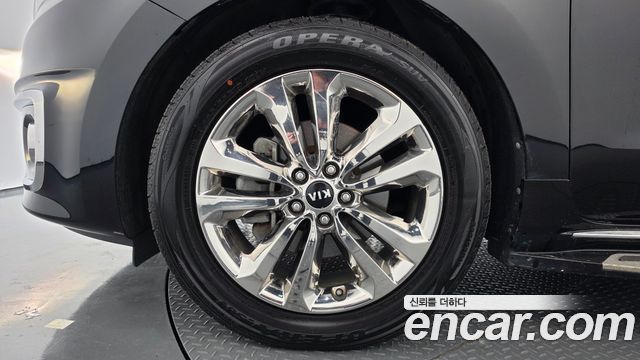 Kia Carnival 9-seater Prestige 2015 — фото 5