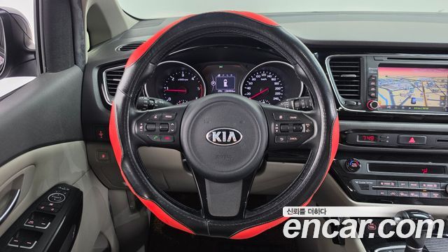 Kia Carnival 9-seater Prestige 2015 — фото 14