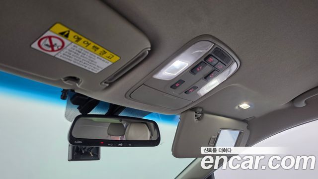 Kia Carnival 9-seater Prestige 2015 — фото 15