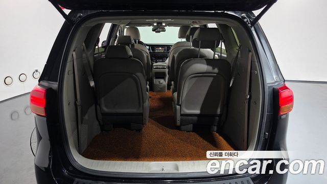 Kia Carnival 9-seater Prestige 2015 — фото 18