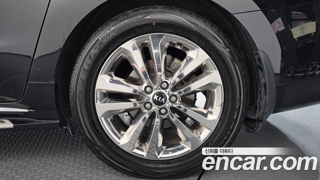 Kia Carnival 9-seater Prestige 2015 — фото 21