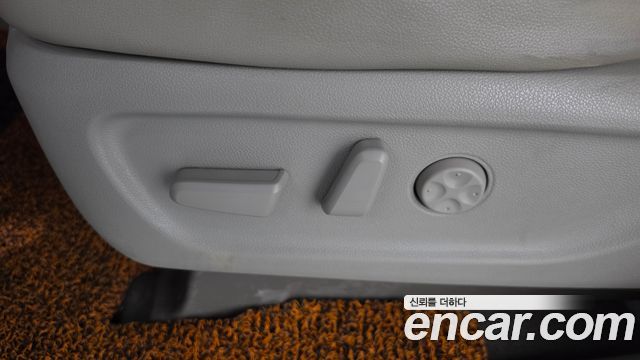 Kia Carnival 9-seater Prestige 2015 — фото 30