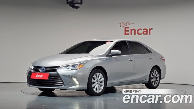 Toyota Camry Hybrid XLE
