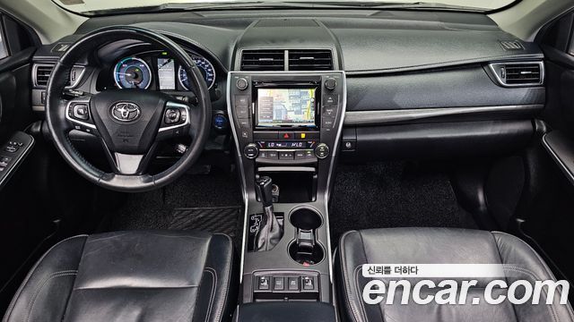 Toyota Camry Hybrid XLE 2017 — фото 7