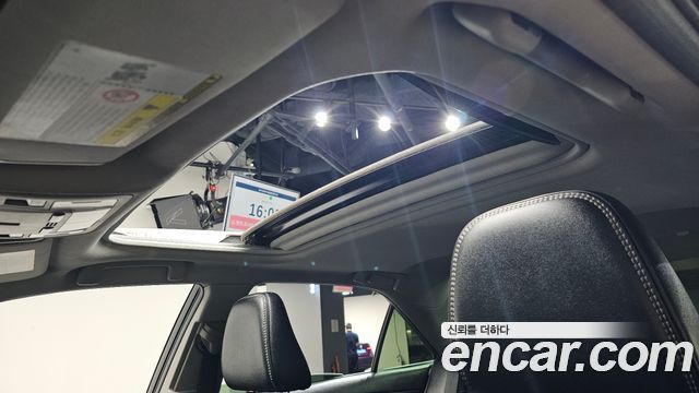Toyota Camry Hybrid XLE 2017 — фото 19