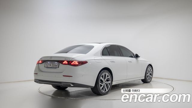 Mercedes-Benz E-Class (W214) E220d 4MATIC Exclusive 2024 — фото 2