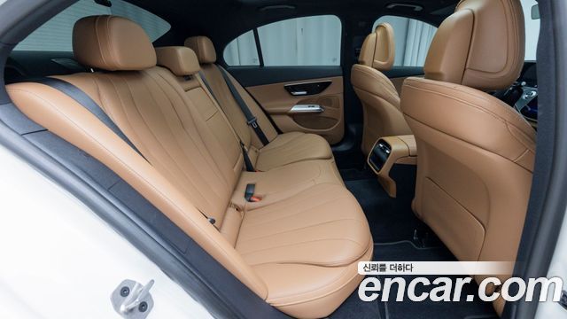 Mercedes-Benz E-Class (W214) E220d 4MATIC Exclusive 2024 — фото 10