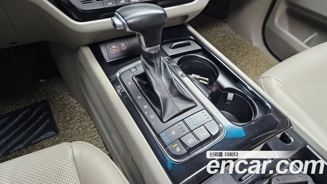Kia Carnival 9-seater Prestige 2018 — фото 9
