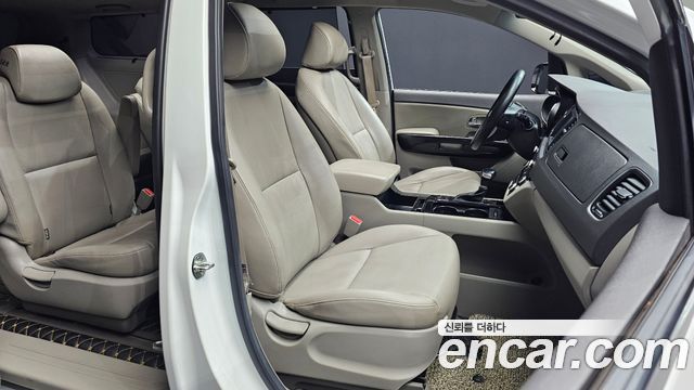 Kia Carnival 9-seater Prestige 2018 — фото 12