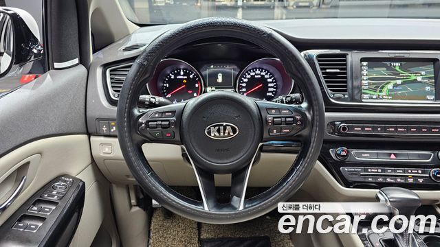 Kia Carnival 9-seater Prestige 2018 — фото 13
