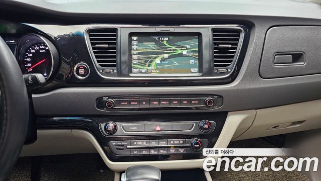 Kia Carnival 9-seater Prestige 2018 — фото 14