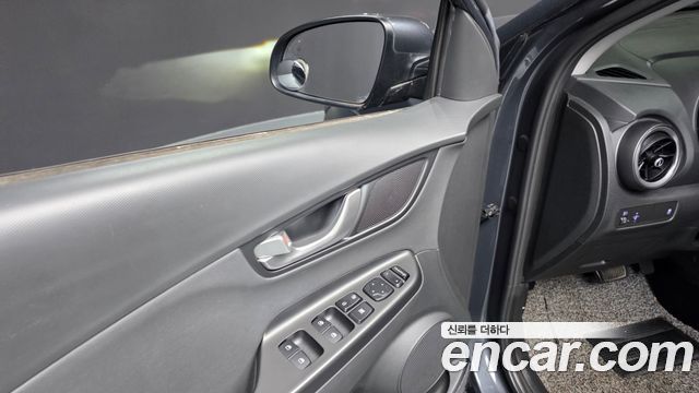 Hyundai Kona Gasoline 2.0 2WD Modern 2021 — фото 36