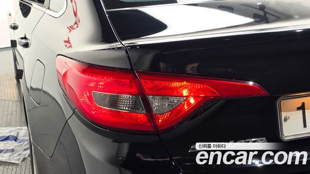 Hyundai Sonata (LF) 2.0 Style 2015 — фото 23