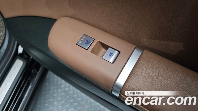 Hyundai Grandeur (GN7) 3.5 LPG 2WD Exclusive 2023 — фото 35