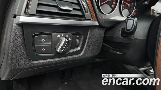 BMW 3 Series (F30) 320i 2013 — фото 19