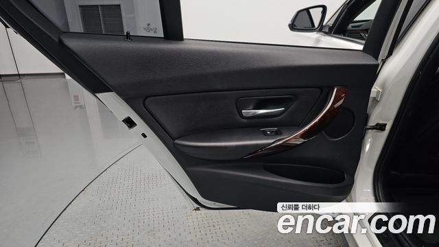 BMW 3 Series (F30) 320i 2013 — фото 25