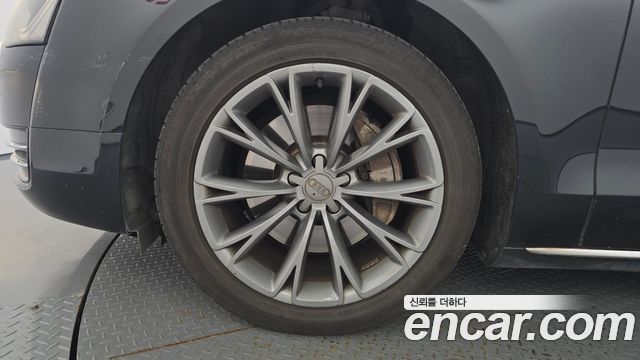 Audi A8 3.0 TDI Quattro LWB D4 2012 — фото 5