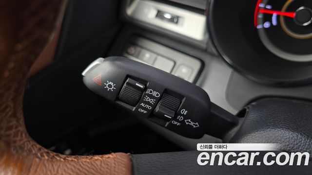 KG Mobility (SsangYong) Tivoli Armor Gear Plus 2WD 2019 — фото 30