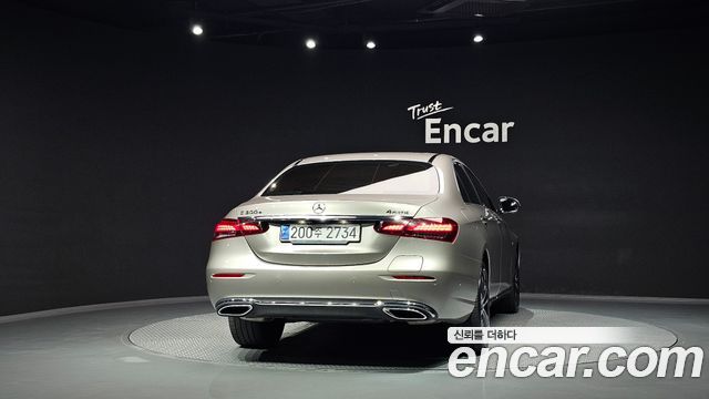 Mercedes-Benz E-Class (W213) E300e 4MATIC Exclusive 2021 — фото 4