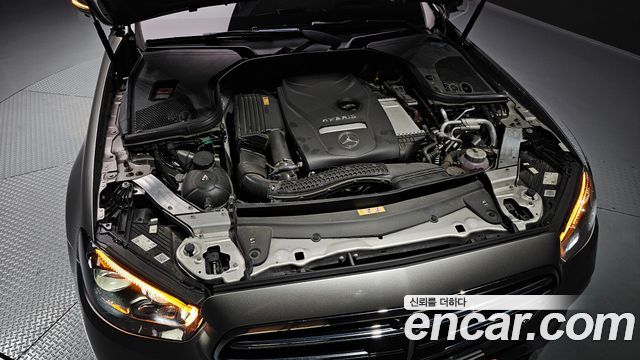 Mercedes-Benz E-Class (W213) E300e 4MATIC Exclusive 2021 — фото 6