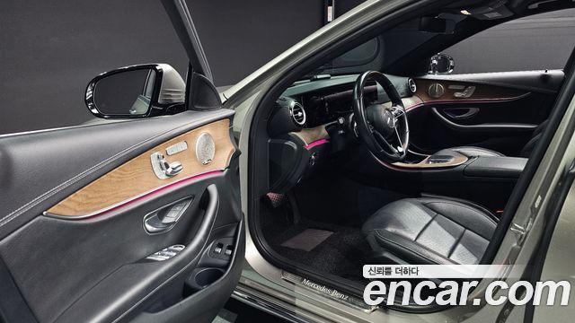 Mercedes-Benz E-Class (W213) E300e 4MATIC Exclusive 2021 — фото 10