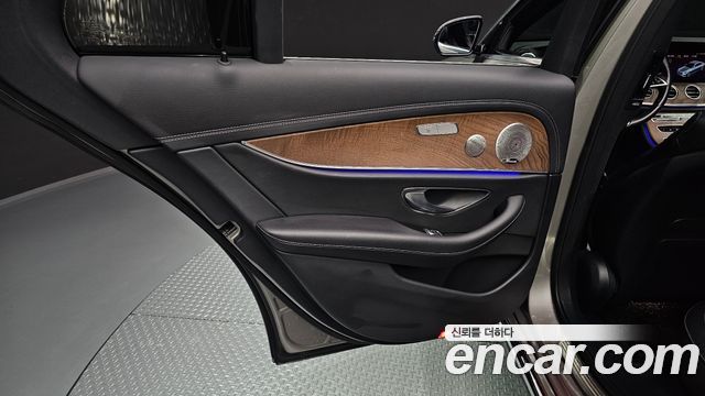 Mercedes-Benz E-Class (W213) E300e 4MATIC Exclusive 2021 — фото 25