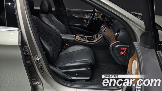 Mercedes-Benz E-Class (W213) E300e 4MATIC Exclusive 2021 — фото 26