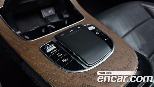 Mercedes-Benz E-Class (W213) E300e 4MATIC Exclusive 2021 — фото 34